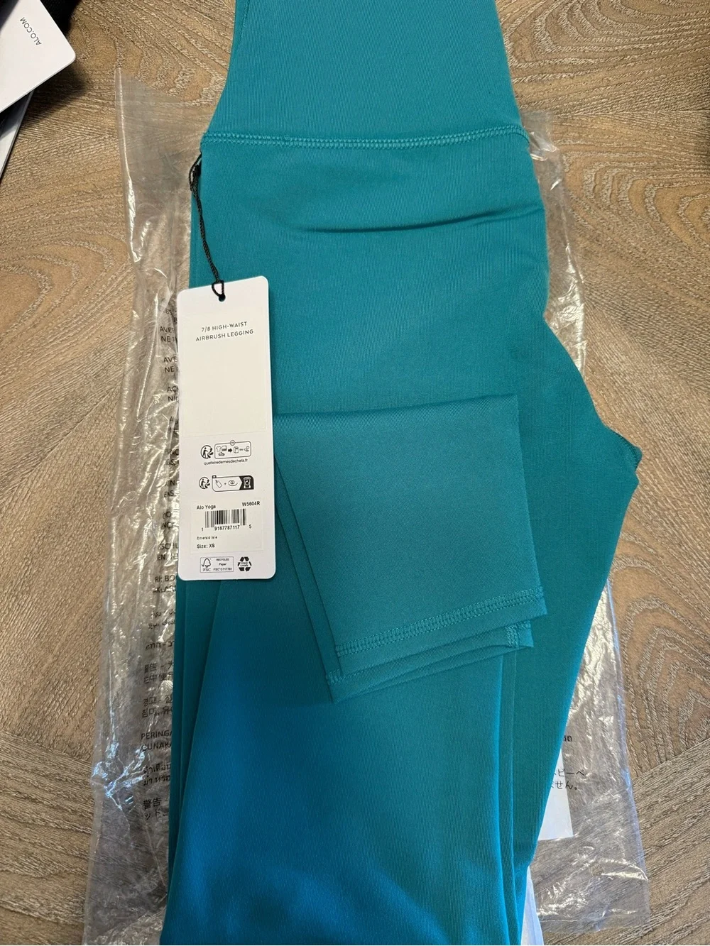 ALO Yoga High-Waist Teal Leggings Air brush